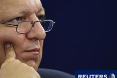 Bruselas mantiene en el 0,8% la previsión de crecimiento español Jose Manuel Durao Barroso, asiste a un debate sobre la crisis económica y el euro en el Parlamento Europeo en Estrasburgo