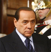 El Gobierno de Berlusconi aprueba un diseño de ley para convertir la inmigración ilegal en delito