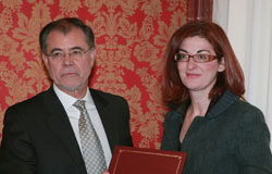 El Ministerio de Justicia y la Fundación Víctimas del Terrorismo firman un Convenio de asistencia jurídica El Ministerio de Justicia y la Fundación Víctimas del Terrorismo firman un Convenio de asistencia jurídica