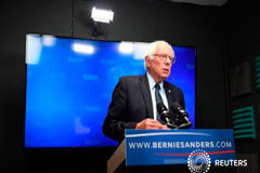 Sanders promete ayudar a Clinton, pero no pone fin a su campaña El candidato democrata Bernie Sanders se prepara para ofrecer un discurso a partidarios en Burlington, Vermont, el 16 de junio de 2016