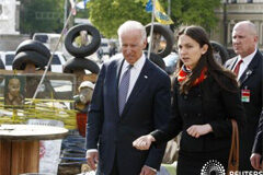 EEUU apoya a Ucrania y advierte a Rusia con la visita de Biden EEUU apoya a Ucrania y advierte a Rusia con la visita de Biden