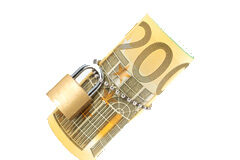 Hacienda retiene los anticipos a 139 ayuntamientos por incumplir la obligación de informar sobre el presupuesto billetes con candado