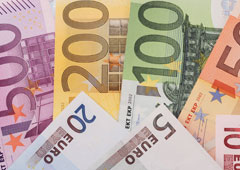 Varios billetes de euro.