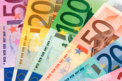 La Agencia Tributaria ha devuelto ya 3.490 millones de euros a 5.275.000 contribuyentes Billetes de euro