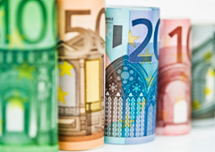 Varios rollos de billetes de euro
