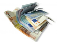 Diferentes billetes de euro