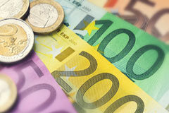 Nueva convocatoria del ICO para PYMEs innovadoras con dificultades de acceso a crédito tradicional Billetes y monedas de euro