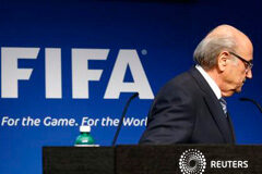 FIFA apunta a reformar comité ejecutivo para restaurar su credibilidad Joseph Blatter tras anunciar su dimisión en Zúrich el 2 de junio de 2015