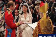 Guillermo y Kate Middleton se casan en Westminster Guillermo y Kate intercambian los anillos ante el arzobispo de Canterbury, Rowan Williams, durante la ceremonia de la abadía de Westminster en el centro de Londres el 29 de abril de 2011.