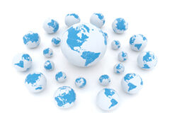 La Comisión Europea valida el Acuerdo “Privacy Shield” entre Europa y EEUU Una bola del mundo grande rodeada por varias pequeñas