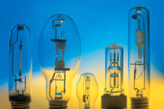 El Tribunal Supremo declara inaplicable el régimen de financiación del bono social Varias bombillas