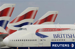 varios aviones de British Airways (BA) Boeing 747 en el aeropuerto de Heathrow, en Londres, el 11 de mayo de 2010.