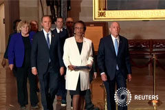 La Cámara de Representantes de EEUU envía los cargos para el juicio político a Trump al Senado La Cámara de Representantes de EEUU envía los cargos para el juicio político a Trump al Senado