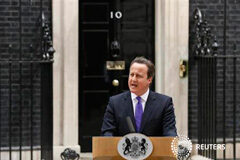 Cameron busca respuestas tras la muerte de un soldado degollado en Londres El primer ministro británico, David Cameron, comparece ante los medios frente a su residencia, el 10 de Dowing Street, sobre el ataque producido en la víspera en Londres