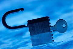 Las grandes empresas de Internet han cruzado “varias líneas rojas” del respeto a la privacidad Un candao abierto