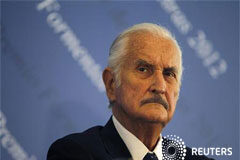 Muere el mexicano Carlos Fuentes, crítico e inagotable escritor Fuentes en el anuncio del premio Formentor