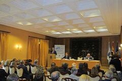 El presidente del TS y del CGPJ destaca la obligación de promover un Poder Judicial “transparente y cercano” El presidente del Tribunal Supremo y del CGPJ, Carlos Lesmes, durante la inauguración en el Pazo de Mariñán de la vigésimo segunda edición de la Escuela de Verano del Poder Judicial