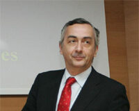 La crisis inmobiliaria y el alza del crudo reducen a más de la mitad el superávit del Estado hasta abril La crisis inmobiliaria y el alza del crudo reducen a más de la mitad el superávit del Estado hasta abril