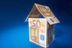 El precio de la vivienda sube un 7,6% en 2017 Casa hecha con billetes