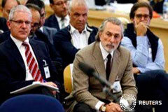 La fiscalía del caso Gürtel dice que el PP se benefició con fondos ilegales Francisco Correa (D), uno de los acusados en el caso Gurtel, ante la Audiencia Nacional en San Fernando de Henares, cerca de Madrid, el 4 de octubre de 2016