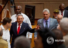 Raúl Castro y Miguel Díaz-Canel en el Parlamento cubano el 18 de abril de 2018