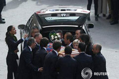 Fallece la duquesa de Alba a los 88 años El ataúd con los restos mortales de la duquesa de Alba llega al Ayuntamiento de Sevilla, el 20 de noviembre de 2014