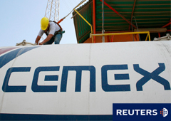Un trabajador en la empresa Cemex Un trabajador en la empresa Cemex