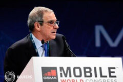 Telefónica mantendrá alza ingresos en 2016 tras un ejercicio lastrado por provisiones Cesar Alierta, presidente de Telefonica, durante el Mobile World Congress en Barcelona, España, el 22 de febrero de 2016