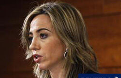 España duplicará temporalmente el despliegue contra la piratería Chacón durante una rueda de prensa en Madrid, el 5 de noviembre de 2009.