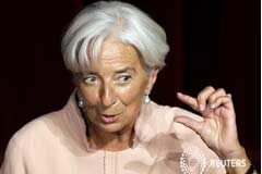 Guindos: FMI dirá que el diferencial español es demasiado alto La directora gerente del Fondo Monetario Internacional, Christine Lagarde, durante una intervención en el acto de celebración del 70 cumpleaños del ministro alemán de finanzas Wolfgang Schäuble, que no sale en la fotografía, en Berlín, el 26 de septiembre