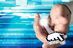 El Ciberespacio: una herramienta de poder Mano y llave