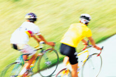 El problema de la cadena es parte del juego, dicen los ciclistas Dos ciclistas