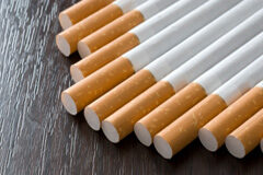 Es válida la prohibición por etapas, a escala de la Unión, de cigarrillos y tabaco para liar aromatizados Cigarrillos