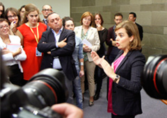 La vicepresidenta, ministra de la Presidencia y portavoz del Gobierno de España, Soraya Sáenz de Santamaría, en el Consejo de Ministros