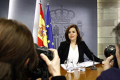 El Gobierno `aprueba´ la normativa internacional para mejorar la seguridad de los buques y prevenir la contaminación marina La vicepresidenta del Gobierno, Soraya Sáenz de Santamaría, durante un momento de la rueda de prensa posterior al Consejo de Ministros