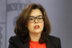 El teléfono gratuito contra el acoso escolar comenzará a funcionar en julio La vicepresidenta del Gobierno, Soraya Sáenz de Santamaría, durante la rueda de prensa posterior al Congreso de Ministros.