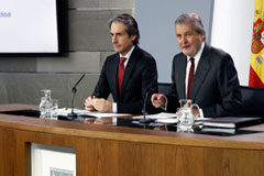 El Anteproyecto de la Ley de Mercados de Valores y de los instrumentos financieros potencia la protección del pequeño inversor Íñigo de la Serna e Íñigo Méndez de Vigo