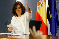 Empleo Público y Defensa: el Gobierno sigue reactivando contratos paralizados en julio Soraya Sáenz de Santamaría