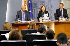 Procedimiento de urgencia para la normativa que aumenta la protección de los autónomos José Ignacio Wert, Soraya Sáen de Santamaría y Alfonso Alonso