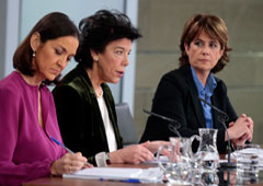 Reyes Maroto, Isabel Celaá y Dolores Delgado