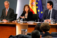La nueva Ley de Protección Civil armoniza la gestión de las emergencias e integra a la UME, 112 y voluntarios Morenés, Sánez de Santamaría y Soria