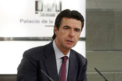 Luz verde del Gobierno a una Ley de Patentes “fuertes”, que reducirá las burbujas tecnológicas y la litigiosidad Pool Moncloa / Acceso libre El ministro de Industria, Energía y Turismo, José Manuel Soria, en la rueda de prensa posterior al Consejo de Ministros