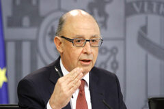 Modificadas las plantillas de oficiales generales, oficiales y suboficiales de las Fuerzas Armadas Cristóbal Montoro