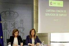 Los servicios de empleo autonómicos se coordinarán en la nueva “Cartera Común”, equilibrando las posibilidades de acceso a las vacantes en todo el país Soraya Sáenz de Santamaría y Fátima Báñez