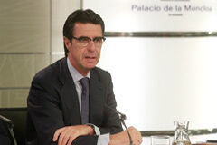 Aprobado el plan de desarrollo de la red de transporte de energía eléctrica 2015-2020 Jose Manuel Soria