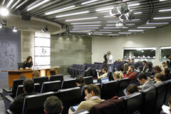 Establecidos vía Real Decreto los requisitos de expedición del Suplemento Europeo al Título universitario de Doctor La vicepresidenta del Gobierno en funciones, Soraya Sáenz de Santamaría, durante la rueda de prensa posterior al Consejo de Ministros.