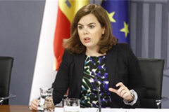 El Gobierno aprueba un paquete con 227 medidas de apoyo a la familia La vicepresidenta del Gobierno, Soraya Sáenz de Santamaría