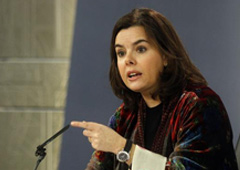 La vicepresidenta del Gobierno, Soraya Sáenz de Santamaría, en un momento de su intervención en la rueda de prensa posterior al Consejo de Ministros