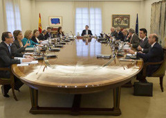 El presidente del Gobierno en funciones, Mariano Rajoy, durante la última reunión del Consejo de Ministros del año