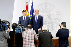 Una comisión interministerial velará por la aplicación de los criterios sociales en la LCSP Rafael Catalá e Íñigo Méndez de Vigo